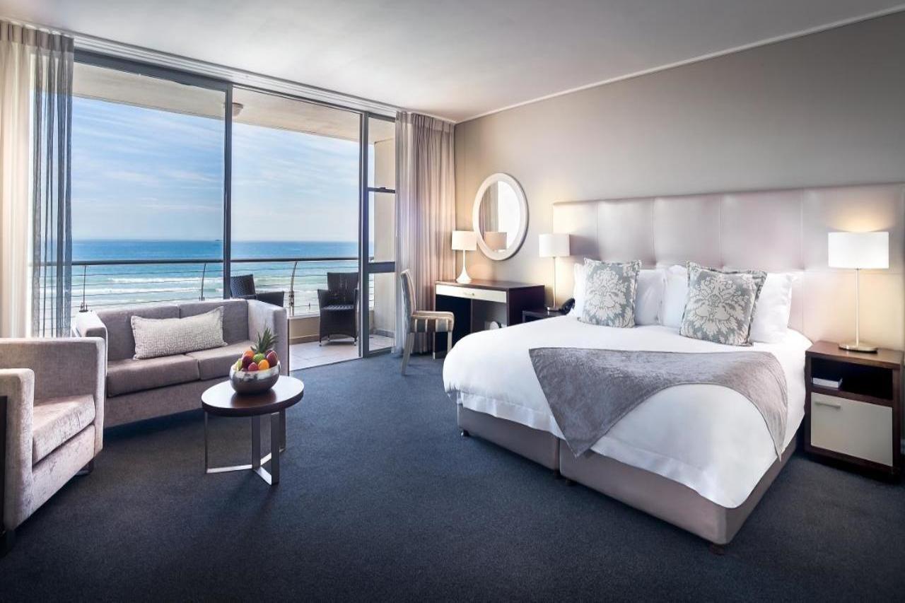 Lagoon 4*