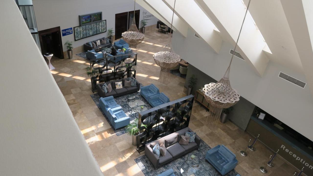 Lagoon 4*